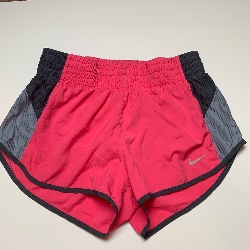 Women’s Nike Pink Running Shorts Extra Small